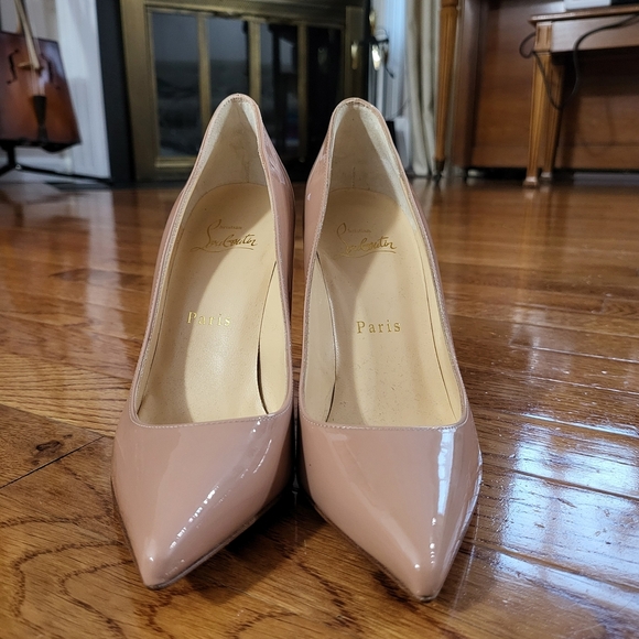 Christian Louboutin Nude Patent Heels with Red Soles - Picture 8 of 12